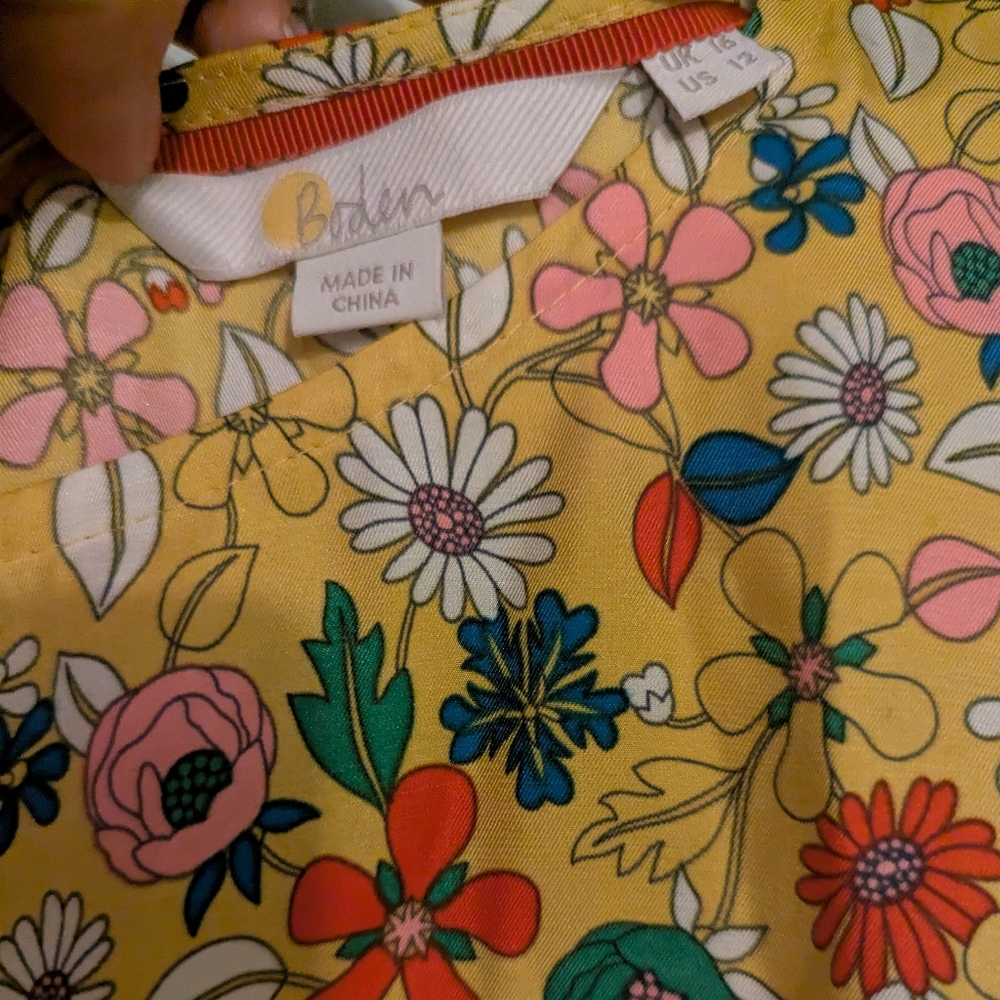 EUC Boden Adriana Puff Sleeve Top in Honeycomb Ditsy Bloom | Size 10 - Picture 5 of 7